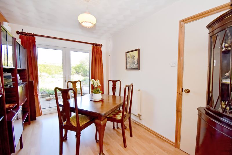 Dining Room- click for photo gallery